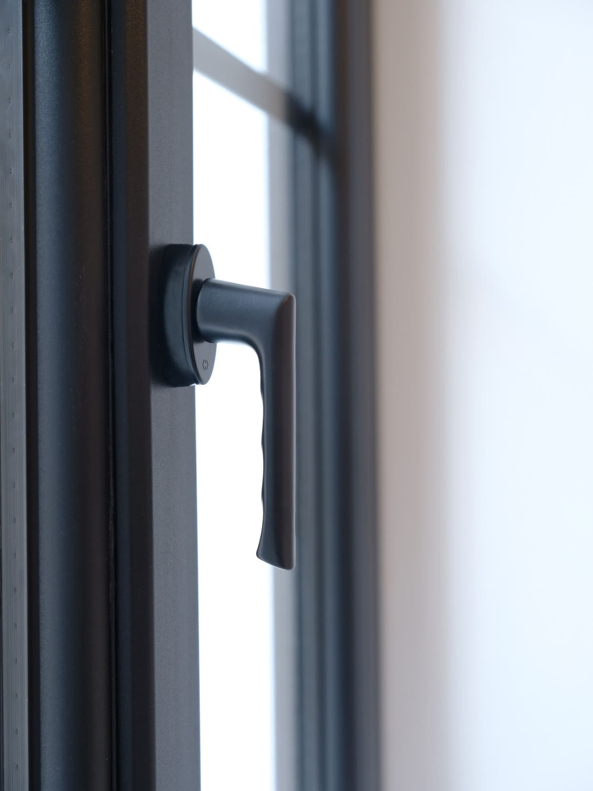 ZOOM-FENETRE-ALU-VOURLES